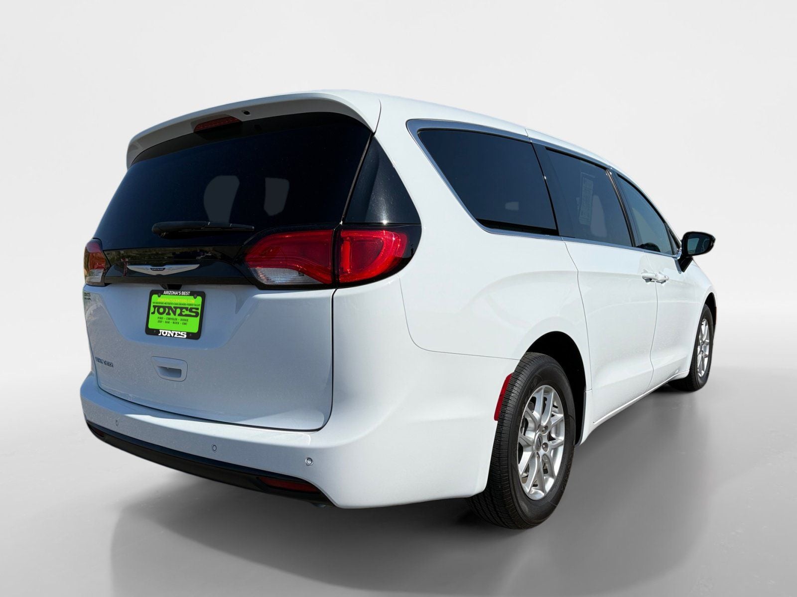 2025 Chrysler Voyager LX
