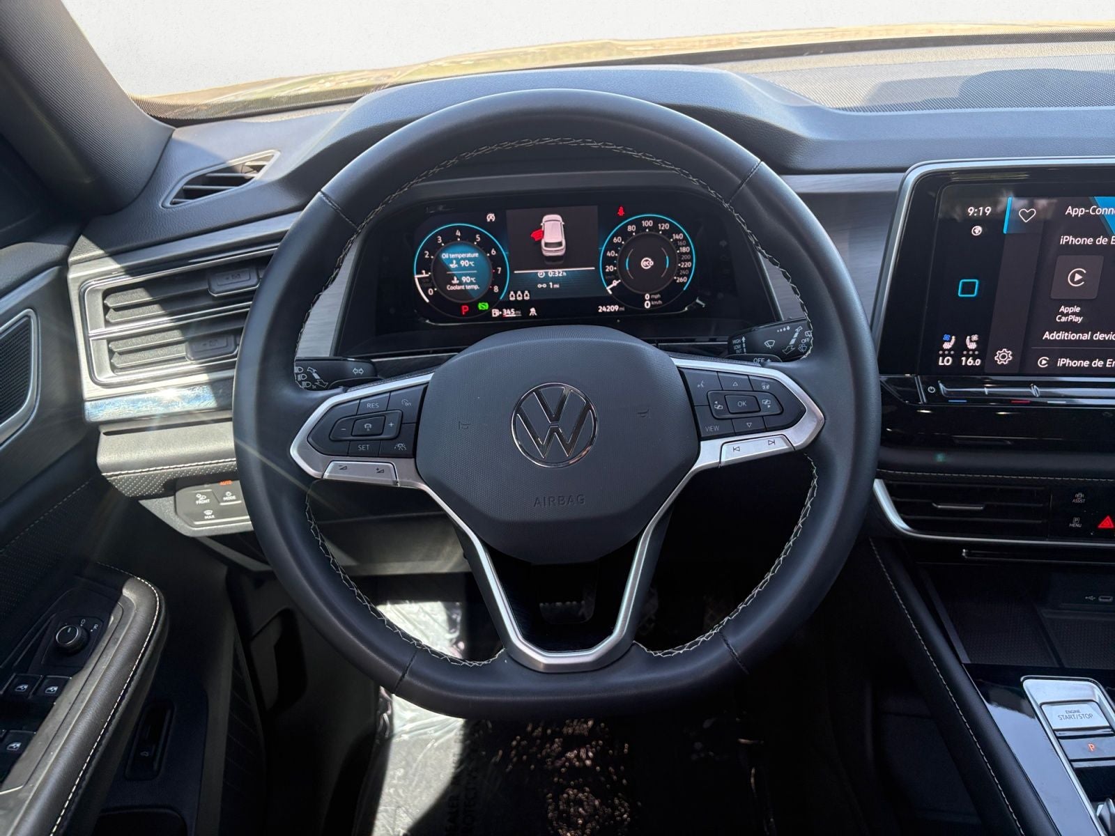 2024 Volkswagen Atlas Cross Sport 2.0T SE w/Technology