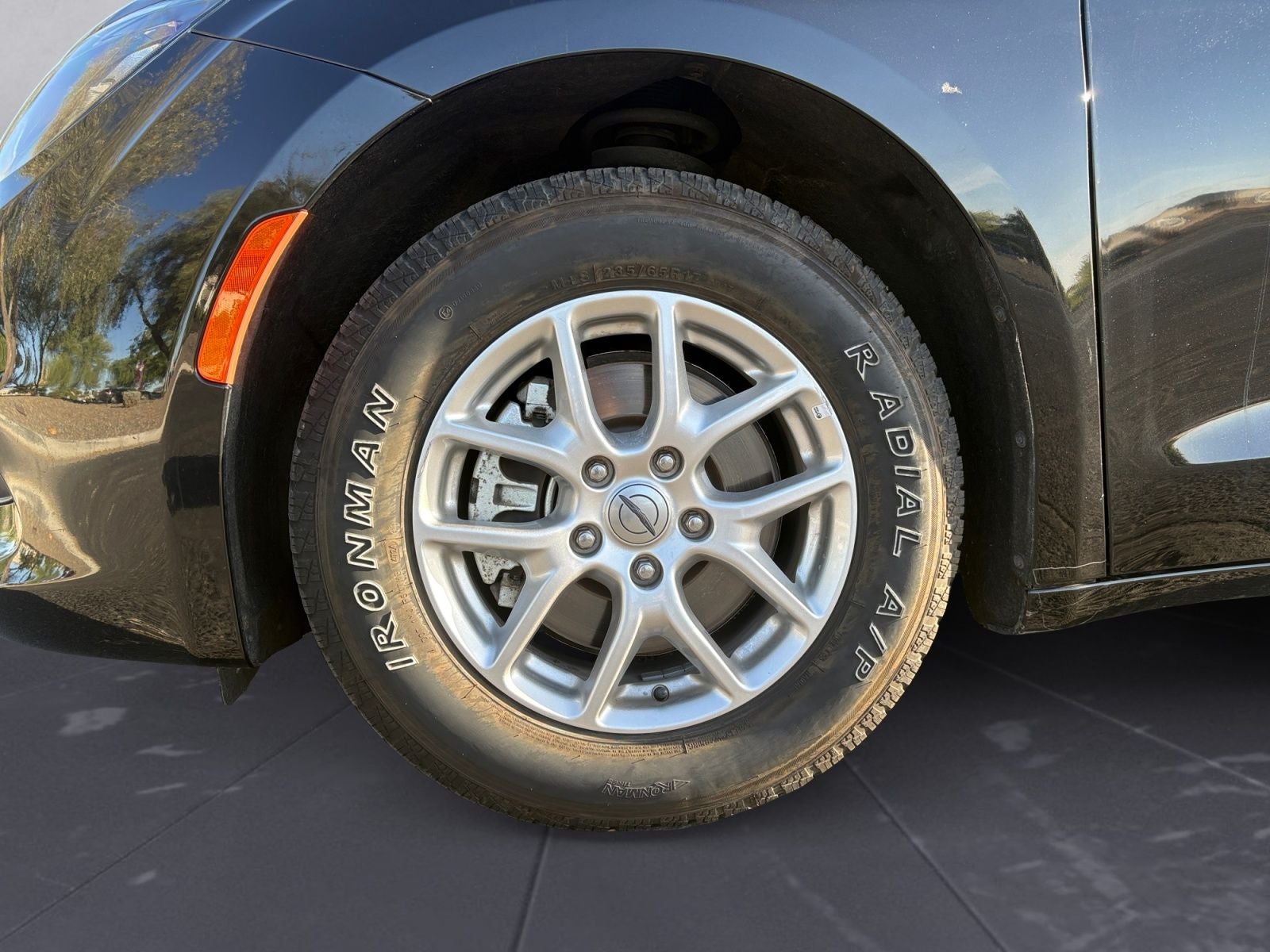 2024 Chrysler Voyager LX