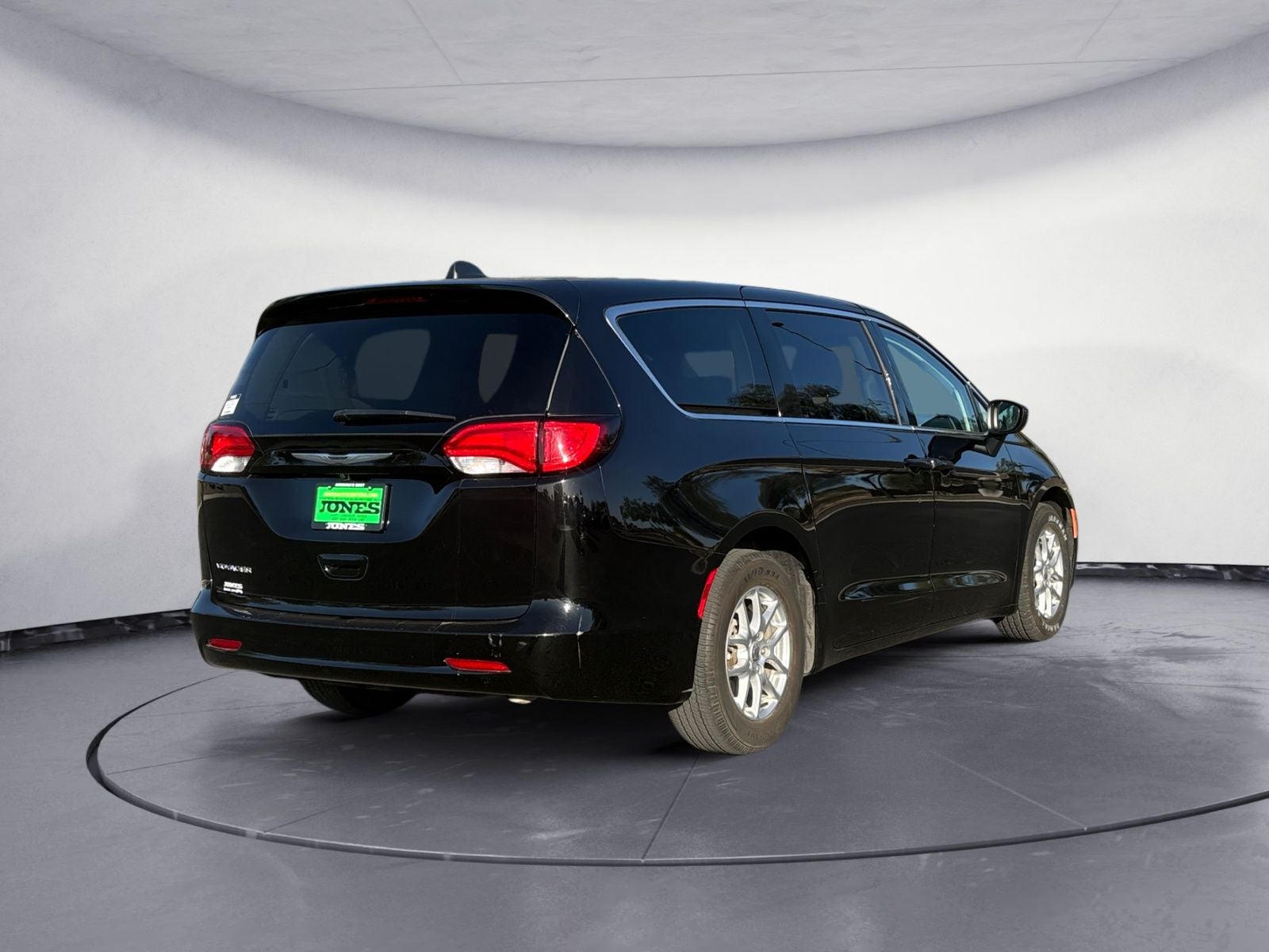 2024 Chrysler Voyager LX