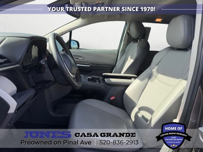 2023 Toyota Sienna XLE