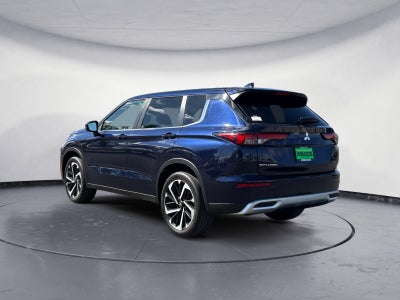 2023 Mitsubishi Outlander SE
