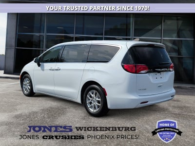 2022 Chrysler Voyager LX