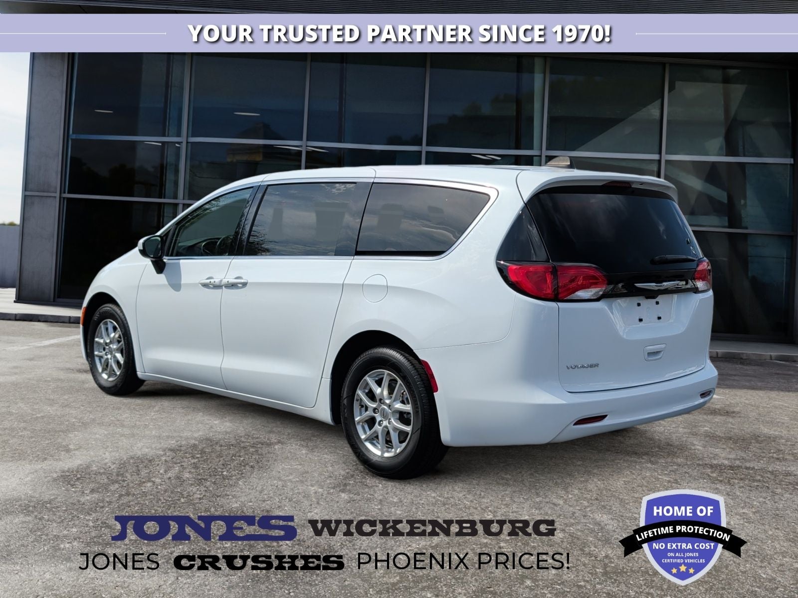 2022 Chrysler Voyager LX