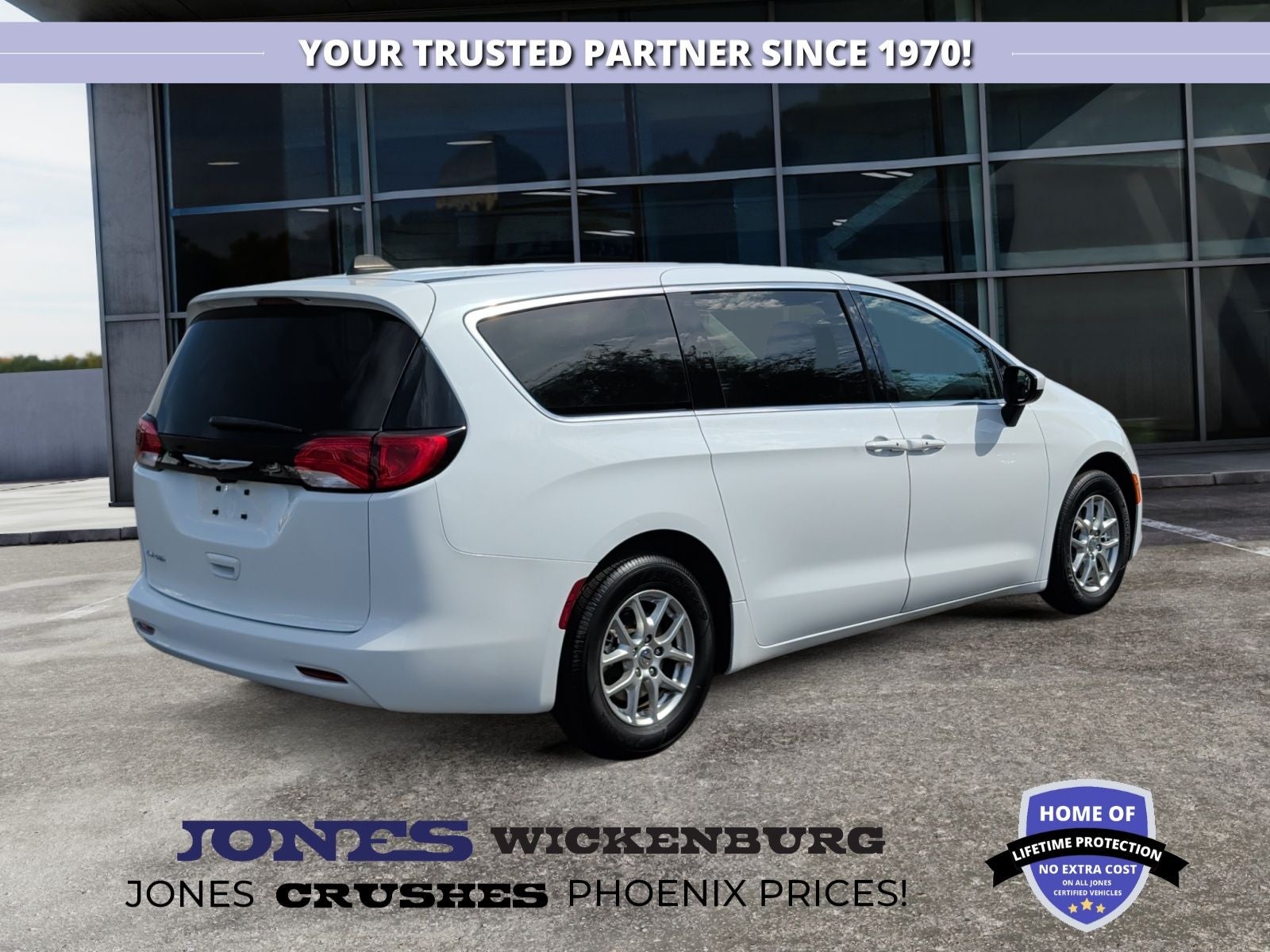 2022 Chrysler Voyager LX