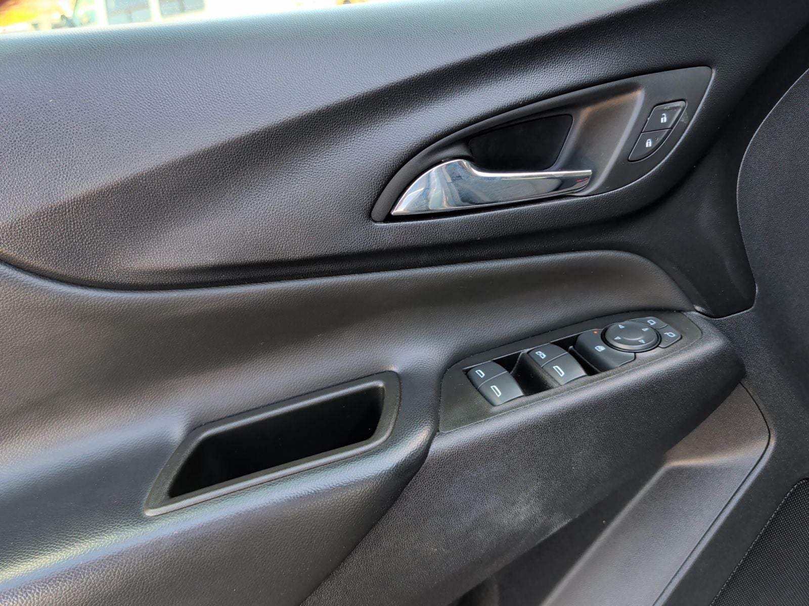 2023 Chevrolet Equinox LT - Photo 11