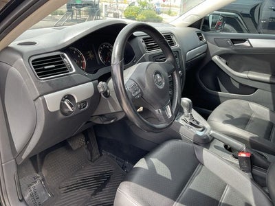 2013 Volkswagen Jetta 2.5L SE Convenience & Sunroof