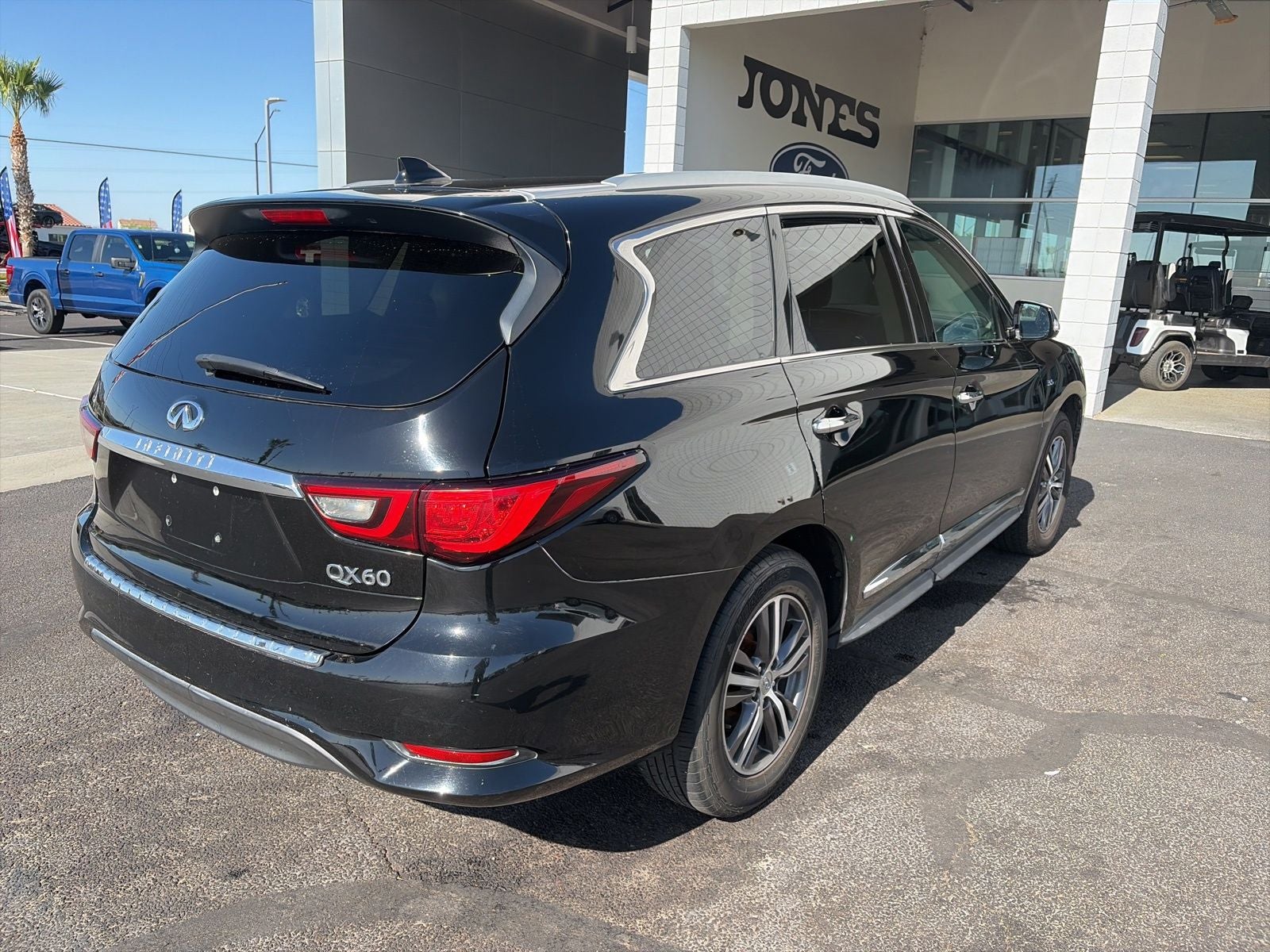 2019 INFINITI QX60 LUXE