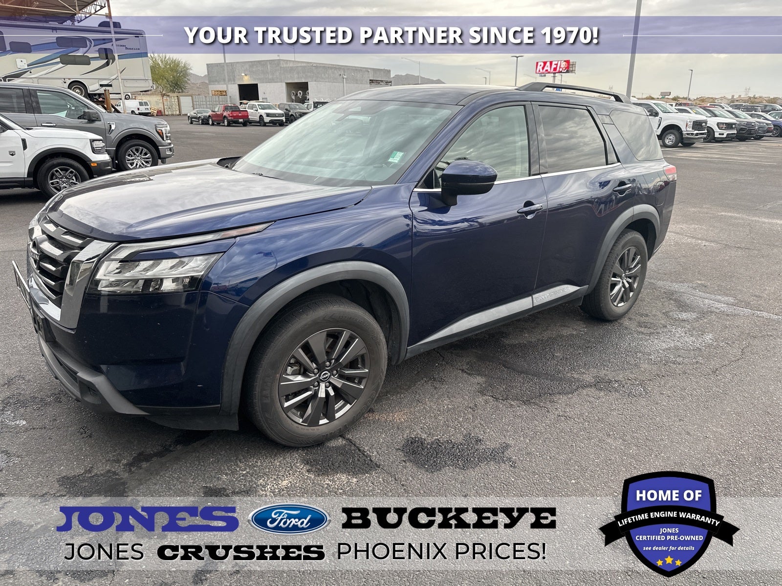 2022 Nissan Pathfinder SV