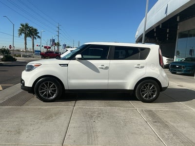 2017 Kia Soul Base