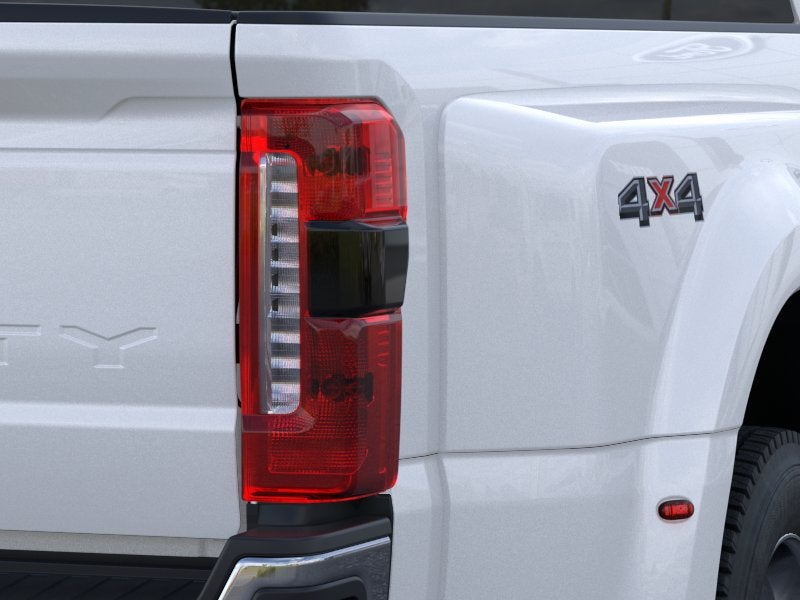 2026 Ford Super Duty F-450 DRW LARIAT